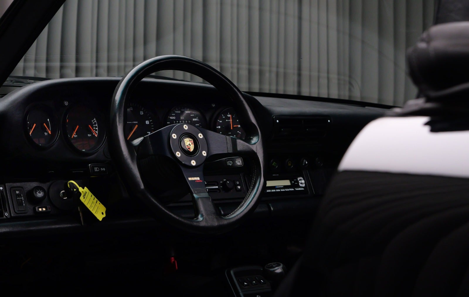 Porsche 911 Carrera 2 Cabriolet