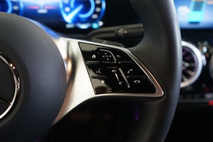 Mercedes EQA250+