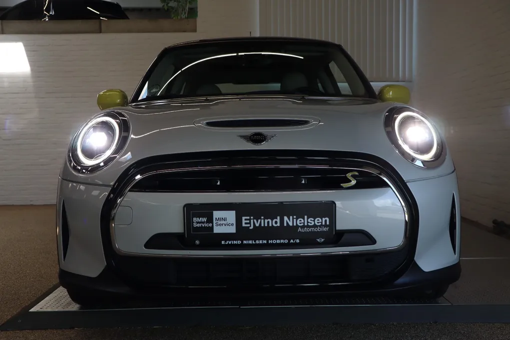 MINI Cooper SE Camden Edition