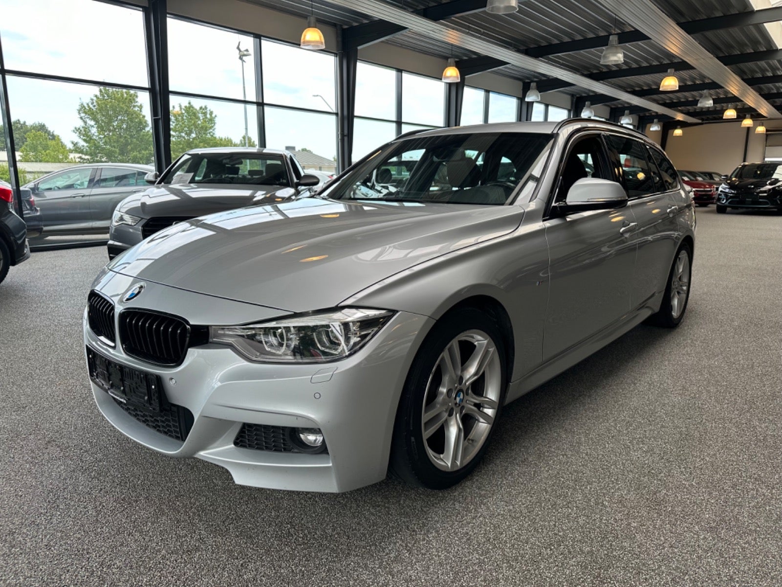 BMW 320i 2019