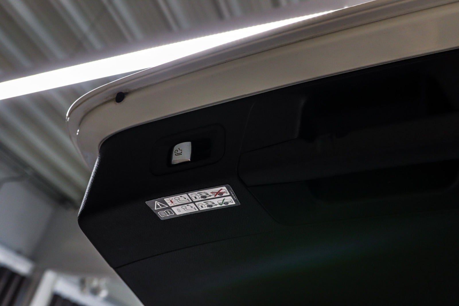 Billede af Mercedes C220 d 2,0 AMG Line Night Edition stc. aut.