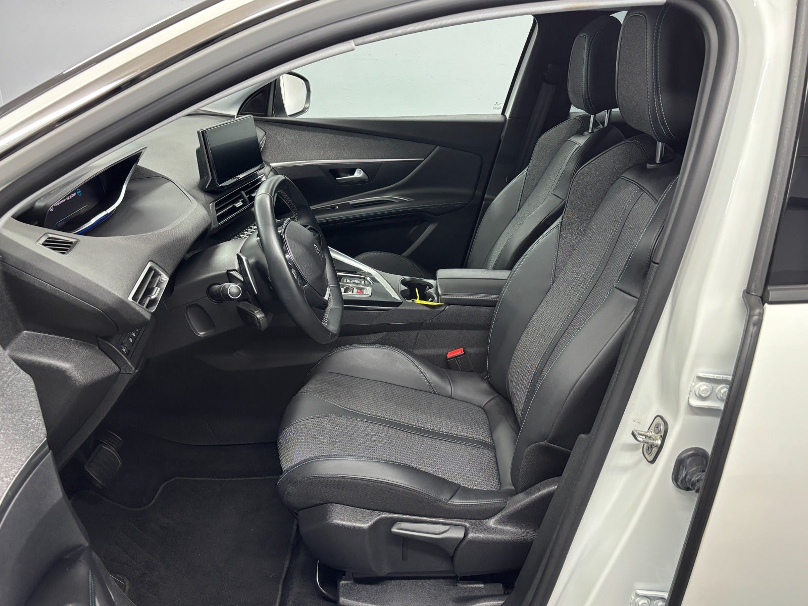 Billede af Peugeot 3008 1,6 Hybrid Allure Pack EAT8