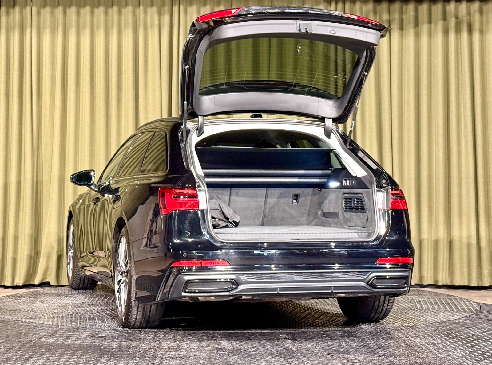 Billede af Audi A6 55 TFSi e Sport Prestige Avant quattro S-tr.