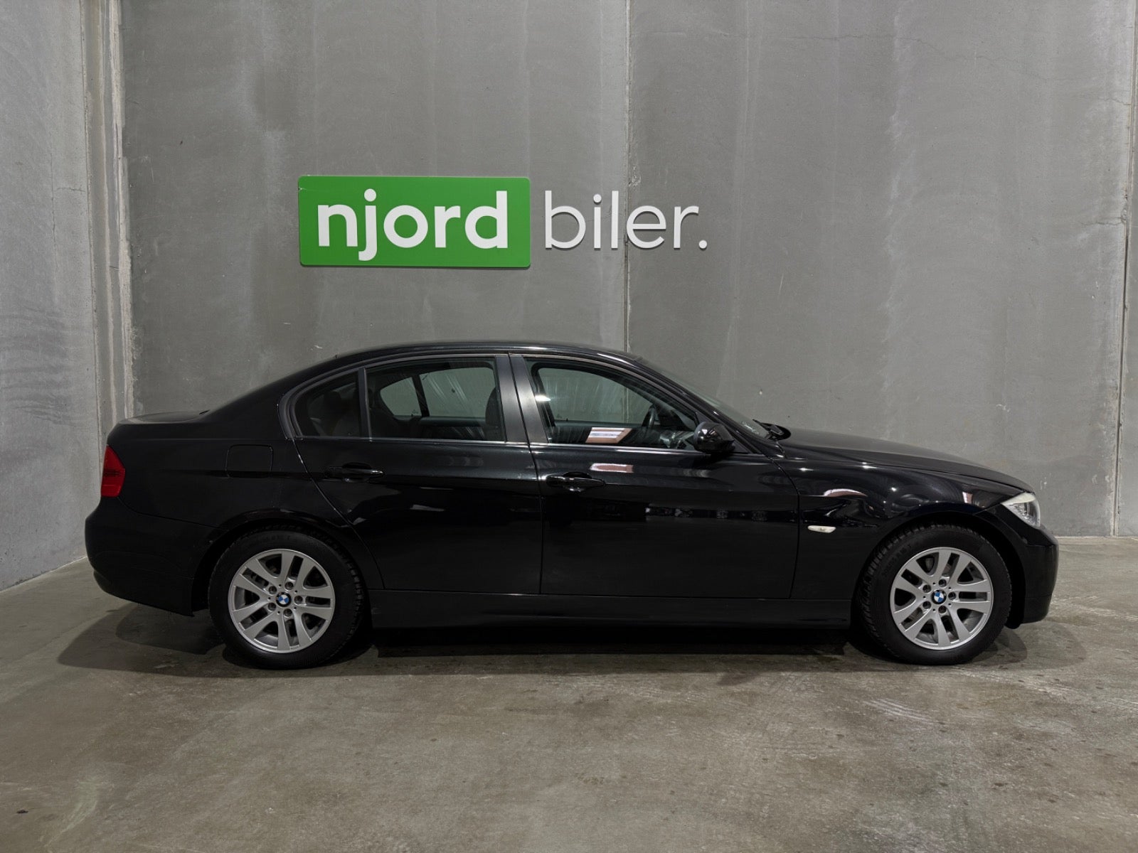 BMW 320i