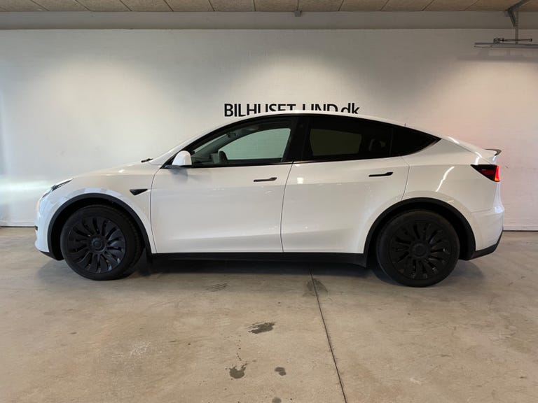 Tesla Model Y RWD