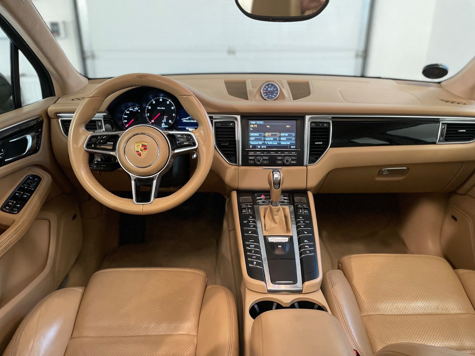 Porsche – Macan Turbo