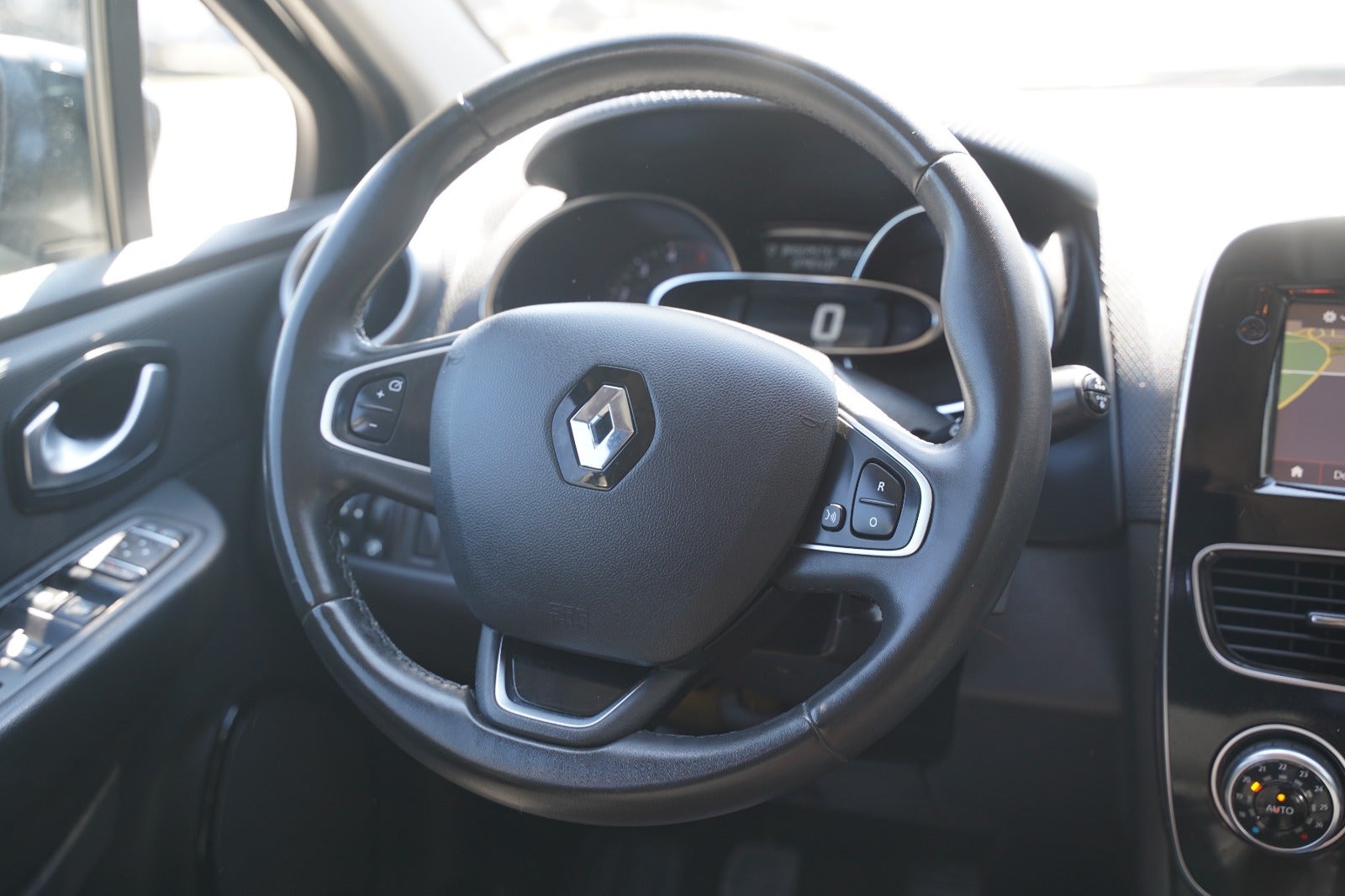Billede af Renault Clio IV 1,5 dCi 90 Limited Sport Tourer