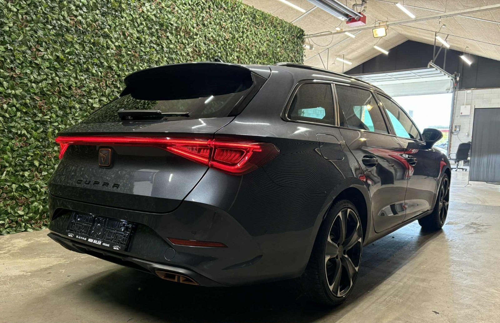 Billede af Seat Leon 1,4 eHybrid Cupra Sportstourer DSG