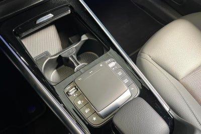 Mercedes EQA250 Electric Art