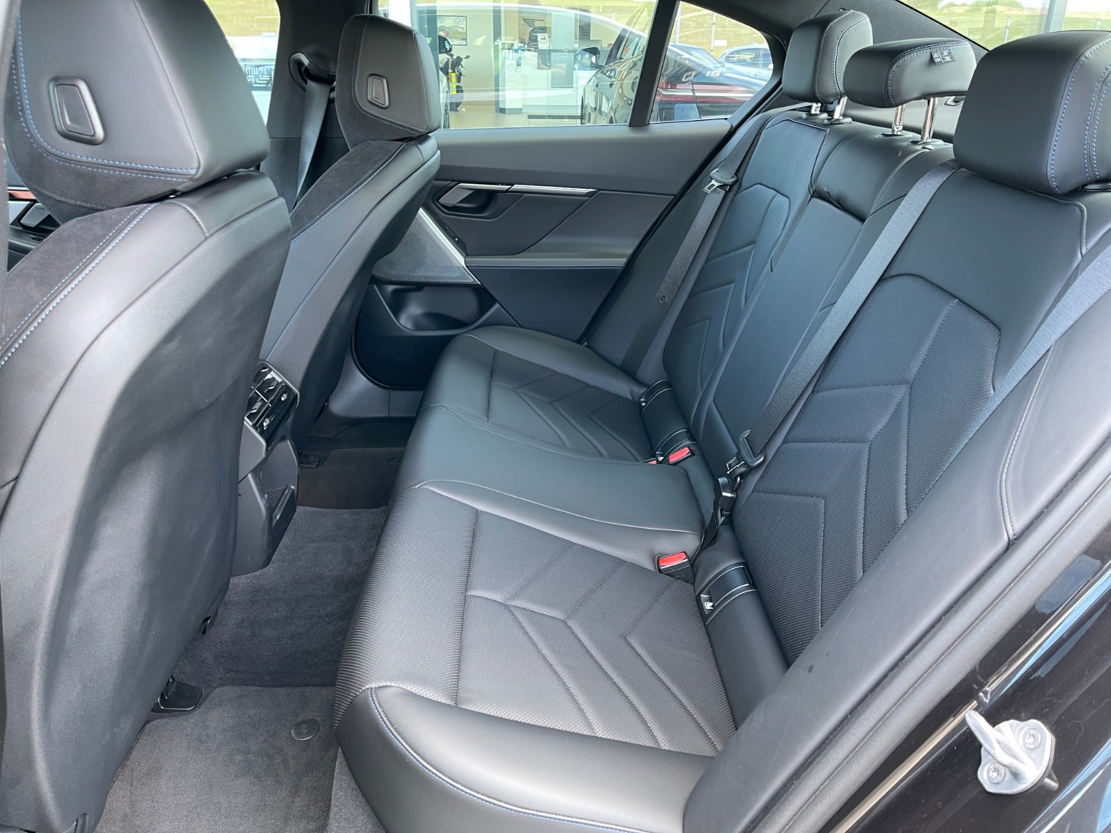 BMW i5 eDrive40 M-Sport 4d - 16