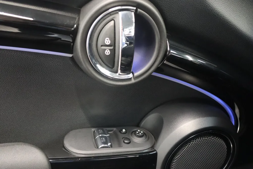 MINI Cooper SE Classic Trim