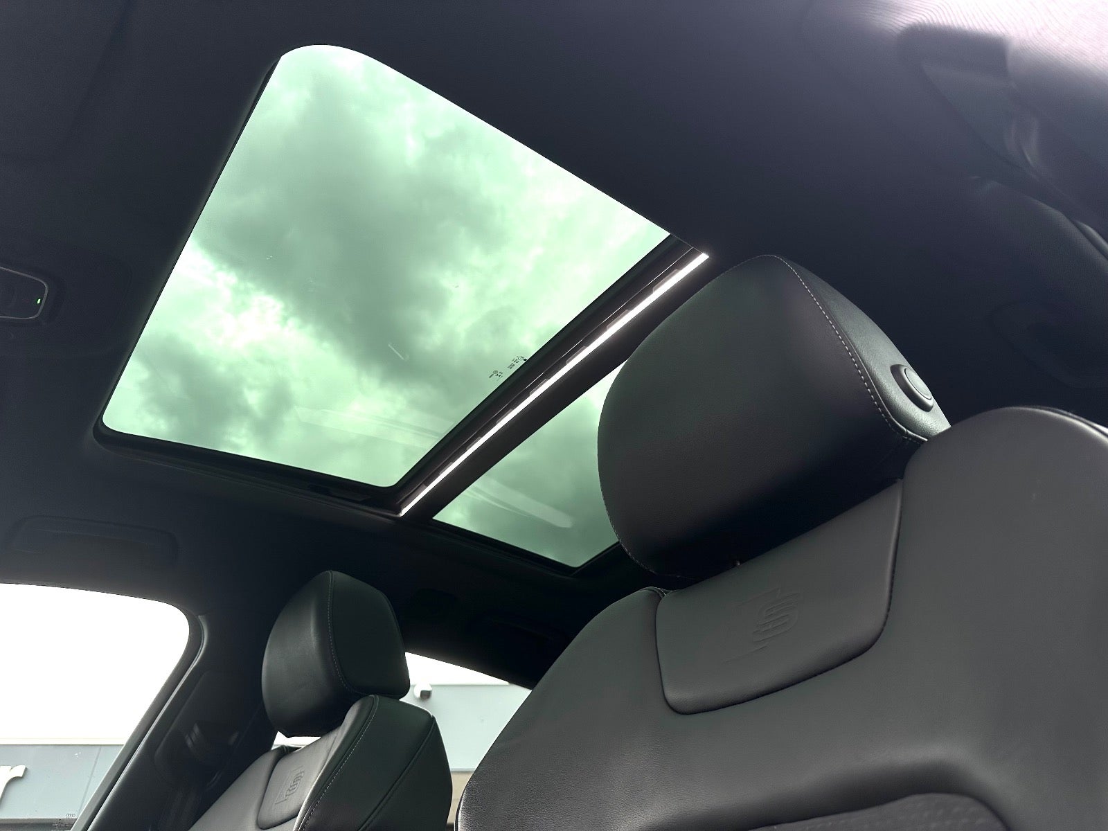 Billede af Audi e-tron 55 S-line quattro