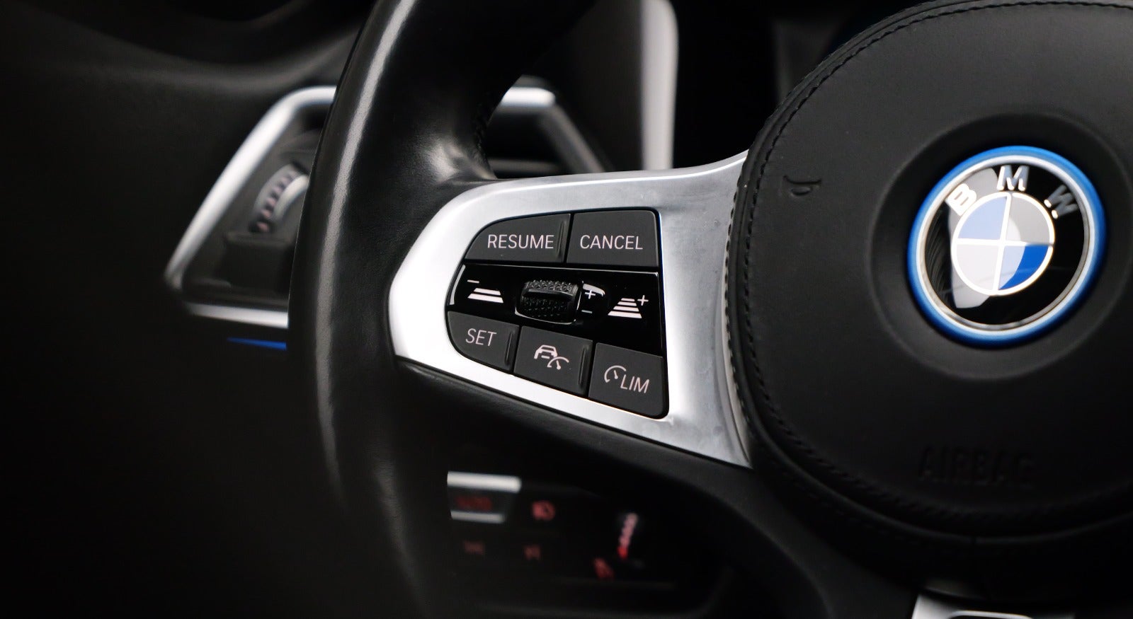 BMW 330e Touring Sport Line aut.