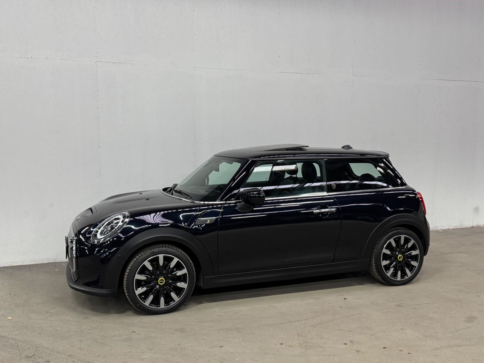MINI Cooper SE Younique Trim