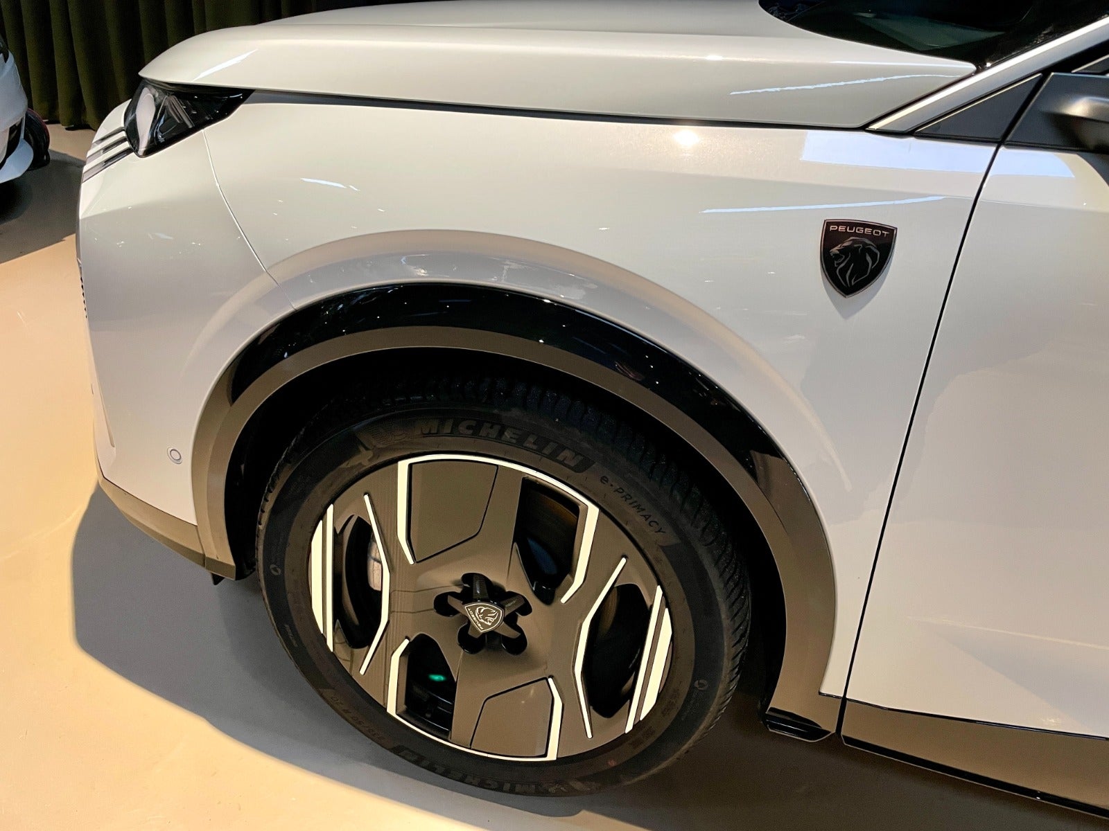 Billede af Peugeot e-3008 77 GT