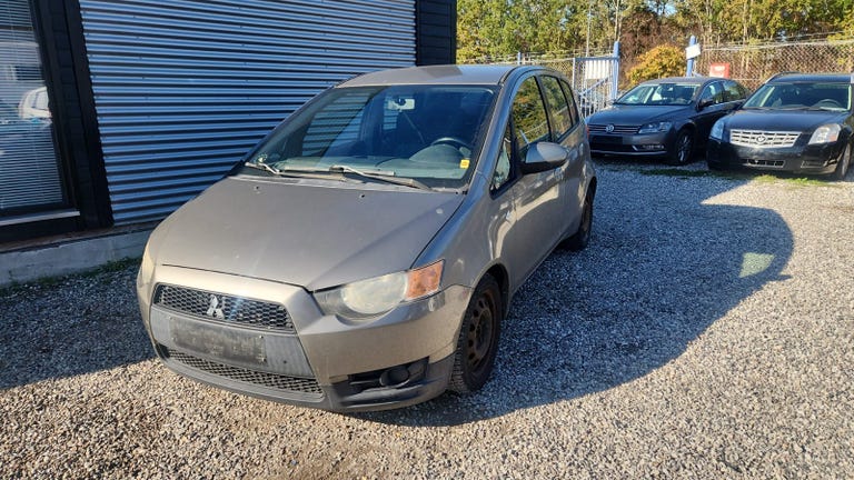 Mitsubishi Colt Invite
