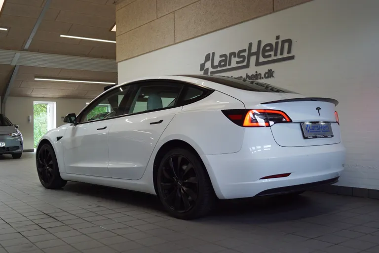 Tesla Model 3 Standard Range+ RWD