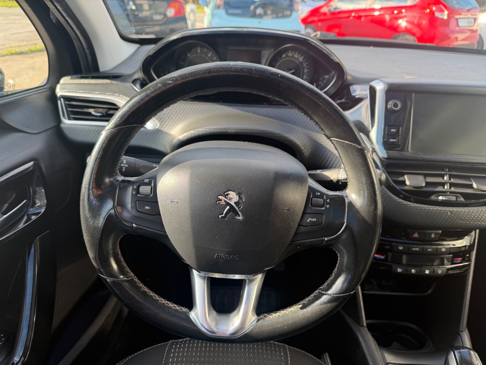 Billede af Peugeot 208 1,6 BlueHDi 100 Allure Sky