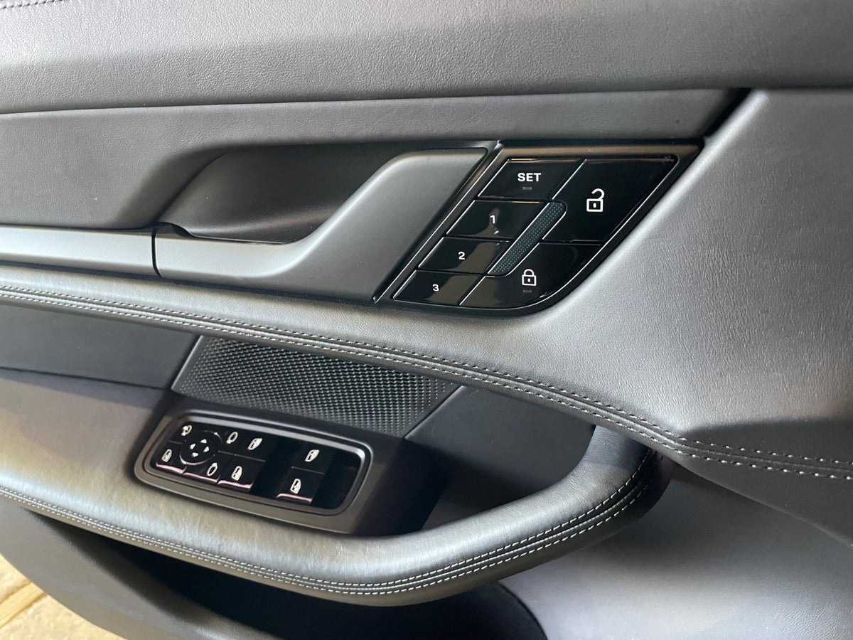 Porsche Taycan Turbo Performance+ Cross Turismo