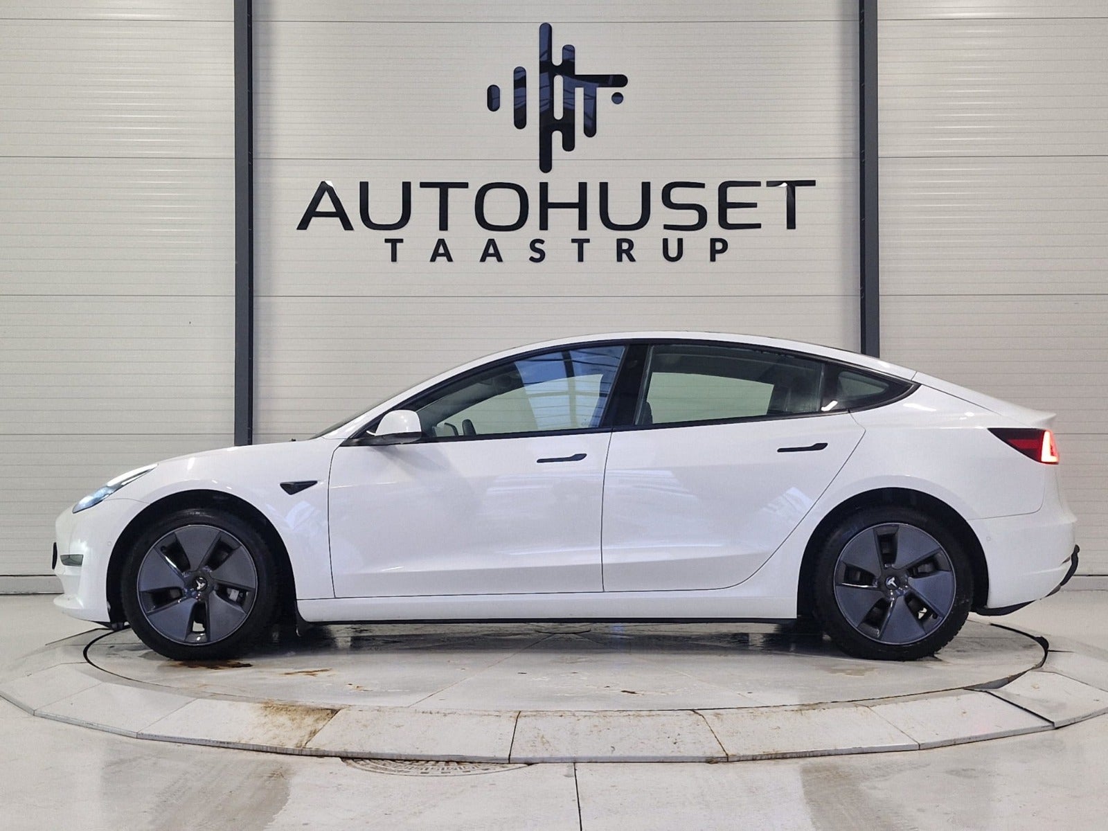 Billede af Tesla Model 3  Standard Range+ RWD