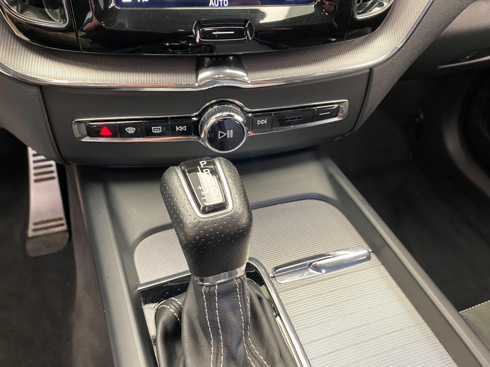 Billede af Volvo XC60 2,0 D4 190 R-Design aut.