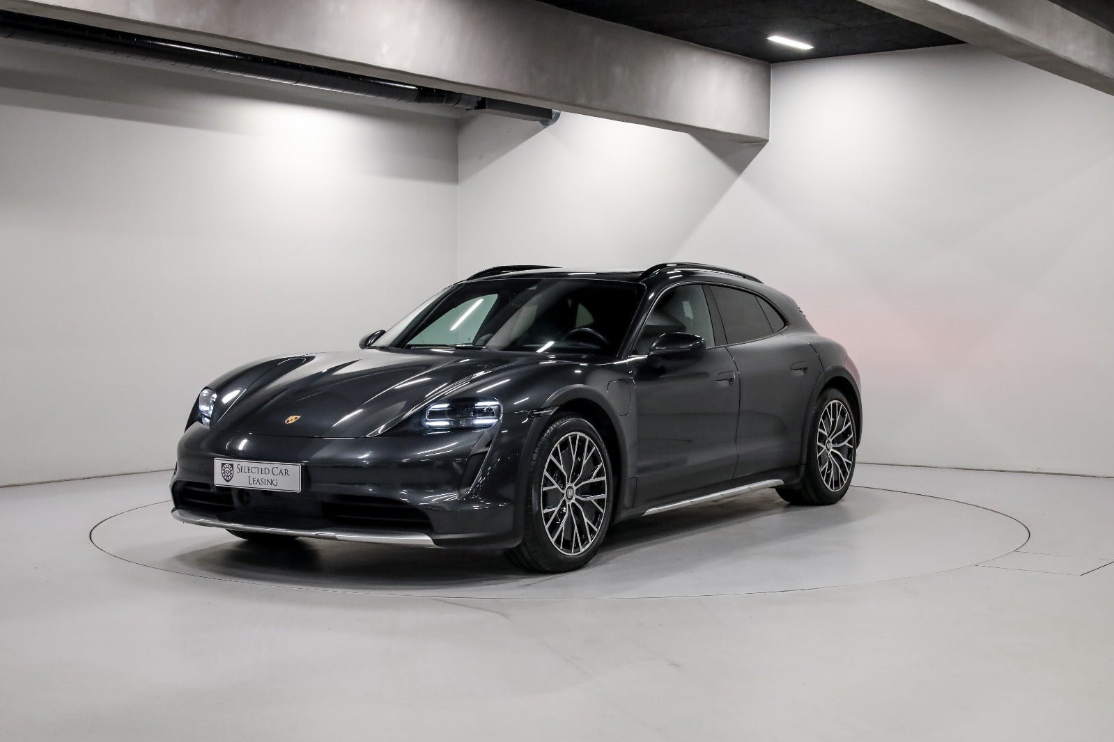 Porsche Taycan 4 Performance+ Cross Turismo