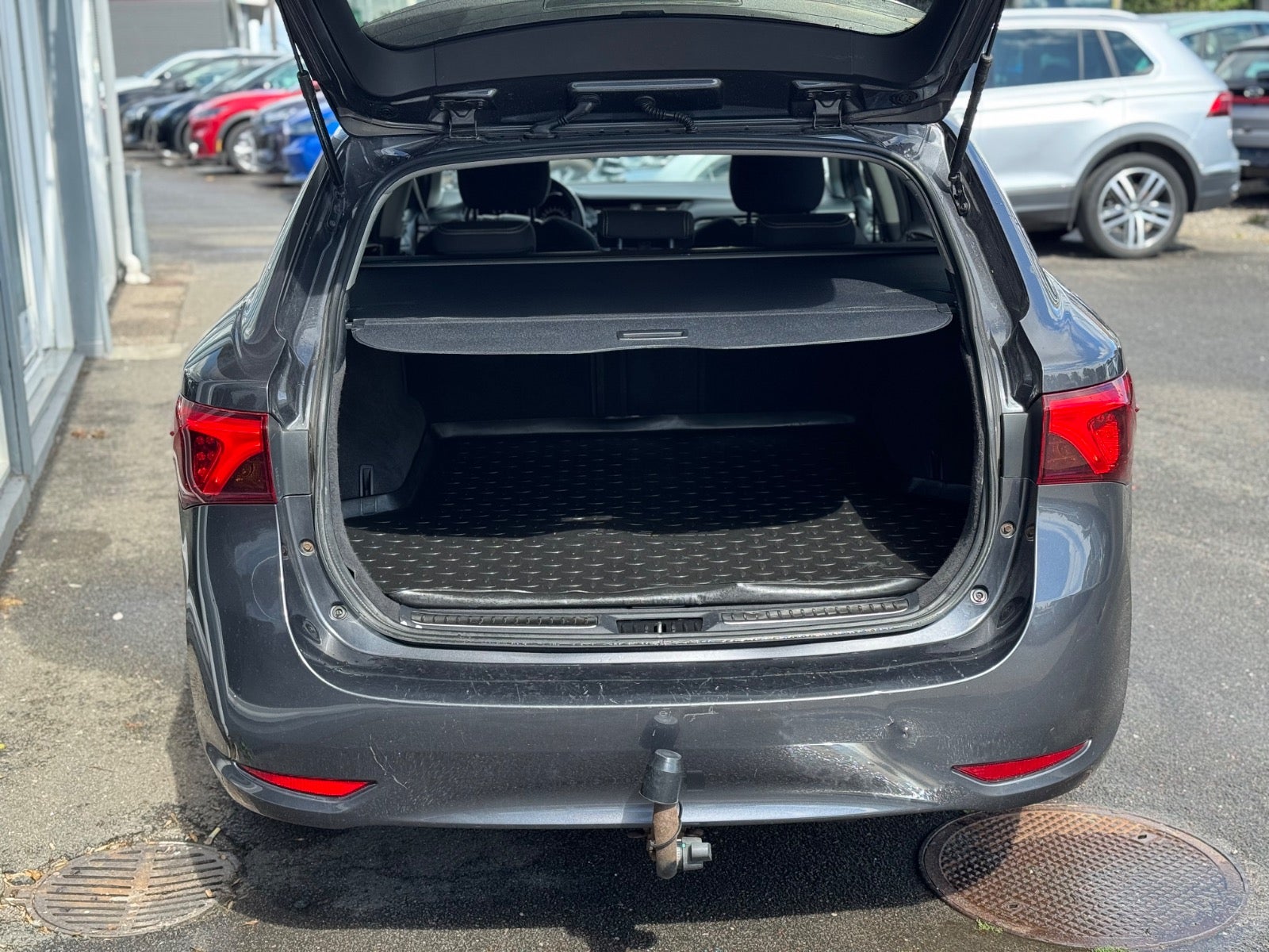 Billede af Toyota Avensis 1,8 VVT-i T2 Premium Touring Sports MDS