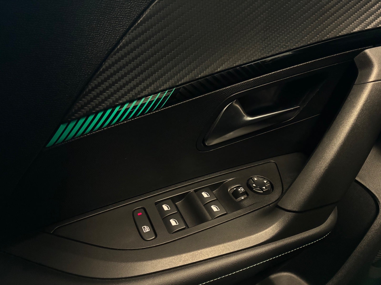 Billede af Peugeot e-2008 50 Allure