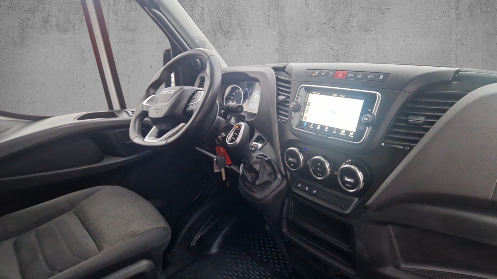 Billede af Iveco Daily 3,0 35S18 12m³ Van AG8