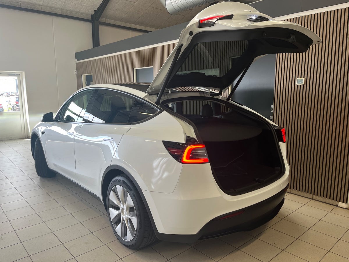Tesla Model Y Long Range RWD