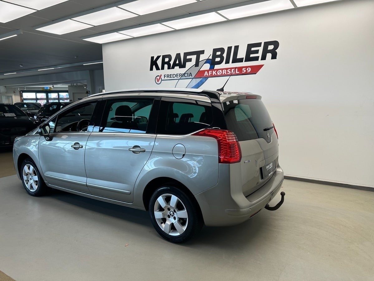 Billede af Peugeot 5008 1,6 BlueHDi 120 Allure 7prs