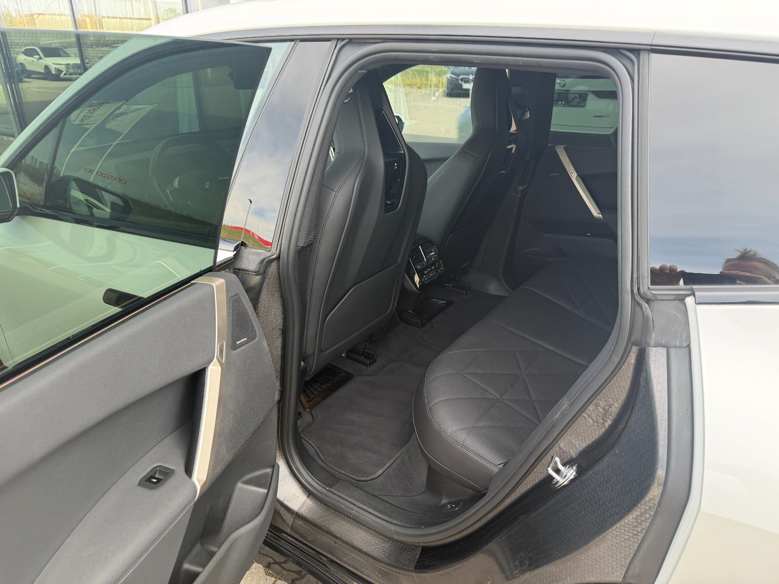 BMW iX xDrive50 Supercharged Sport 5d - 16