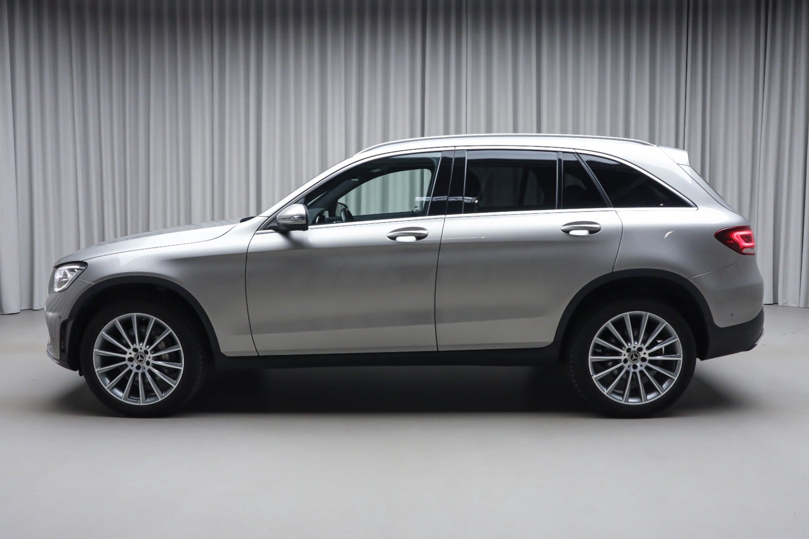 Mercedes-Benz GLC 300 de (6/8)