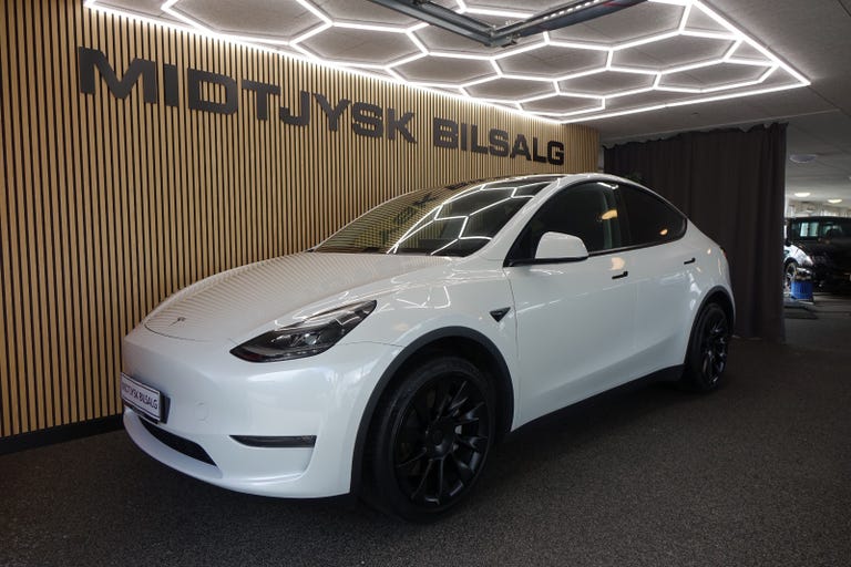 Tesla Model Y Long Range AWD