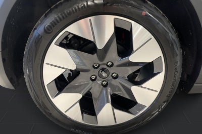 Ford Explorer Premium Extended Range