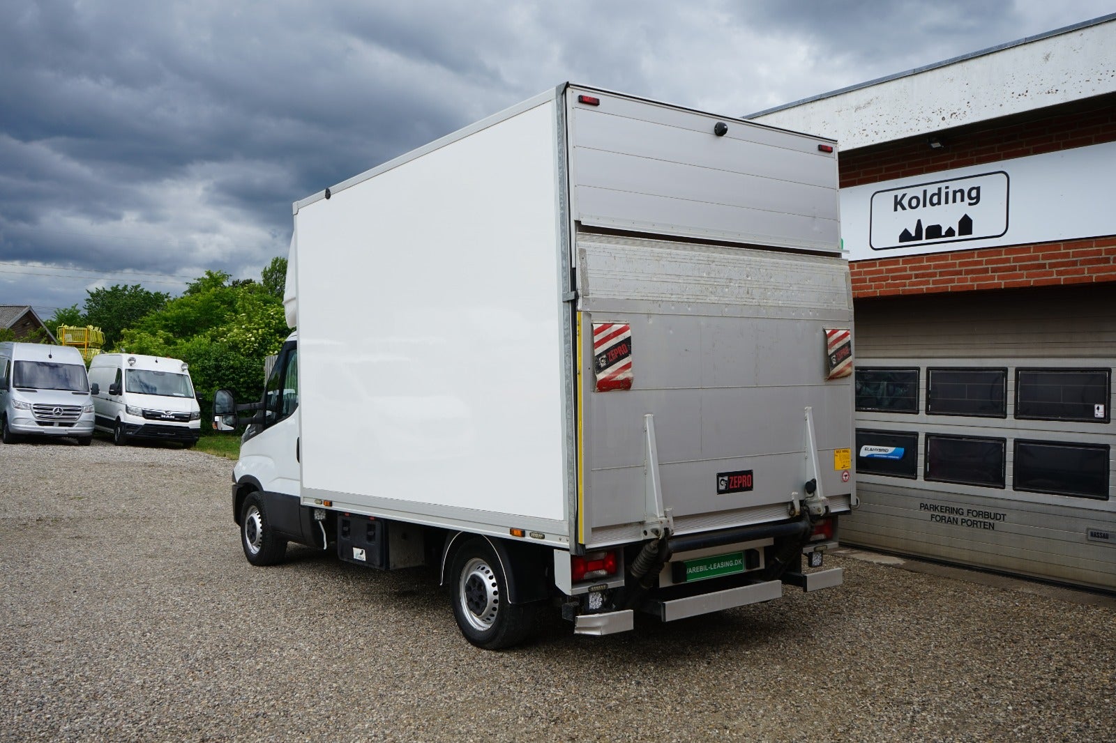 Billede af Iveco Daily 2,3 35S16 Alukasse m/lift AG8