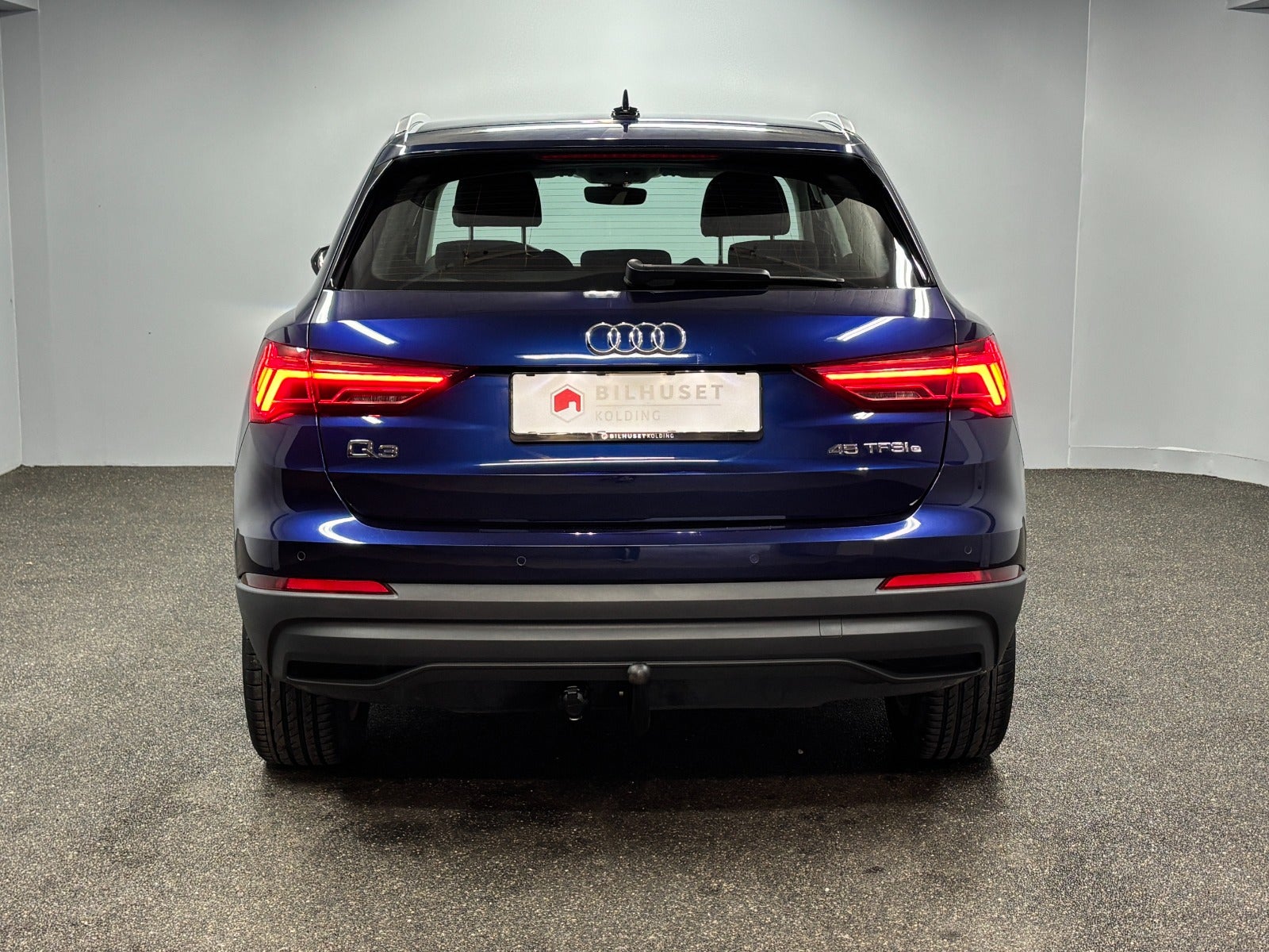 Billede af Audi Q3 45 TFSi e Attitude plus S-tr.