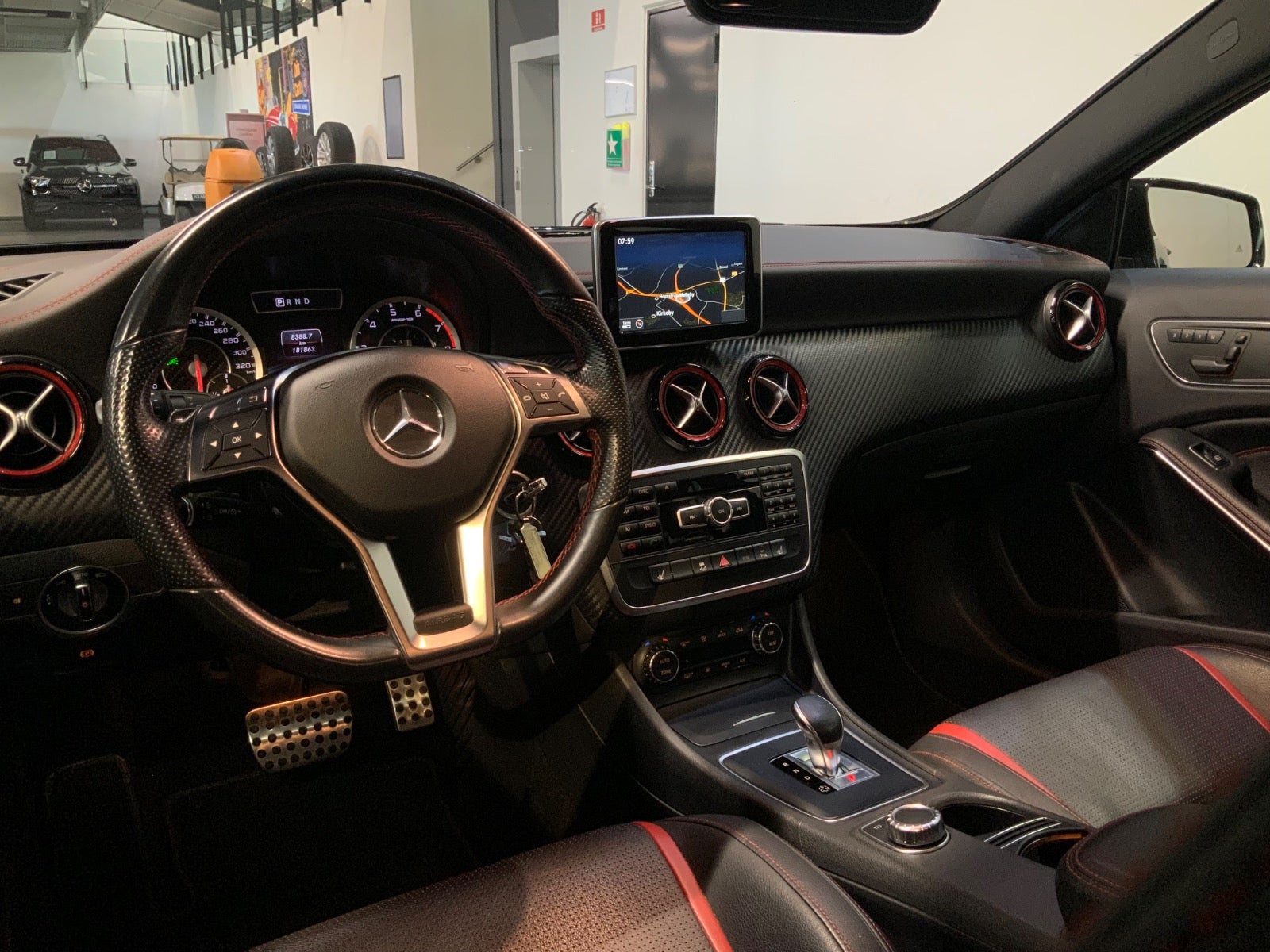 Mercedes-AMG A 45 (8/8)