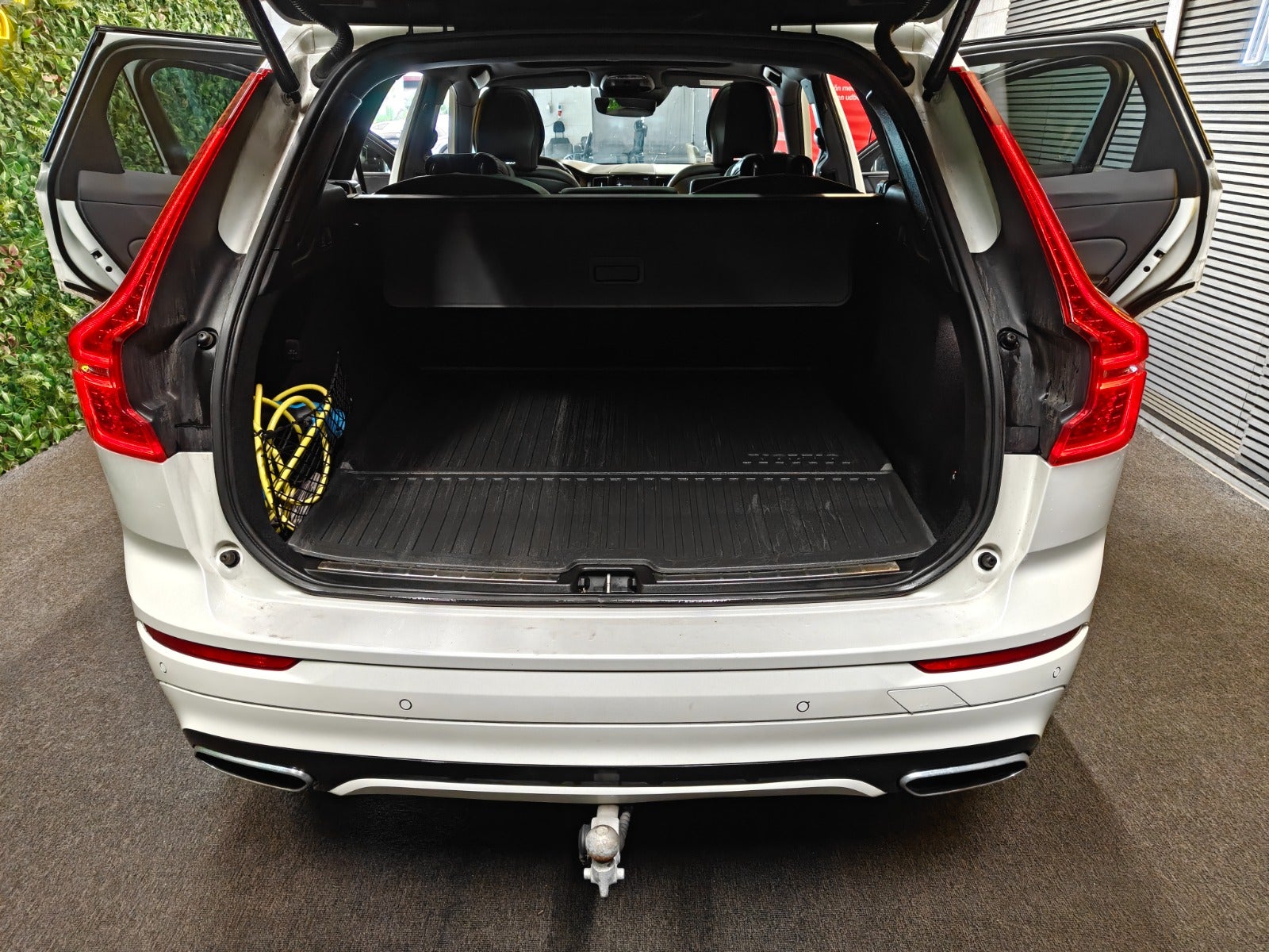 Billede af Volvo XC60 2,0 T8 ReCharge R-Design aut. AWD
