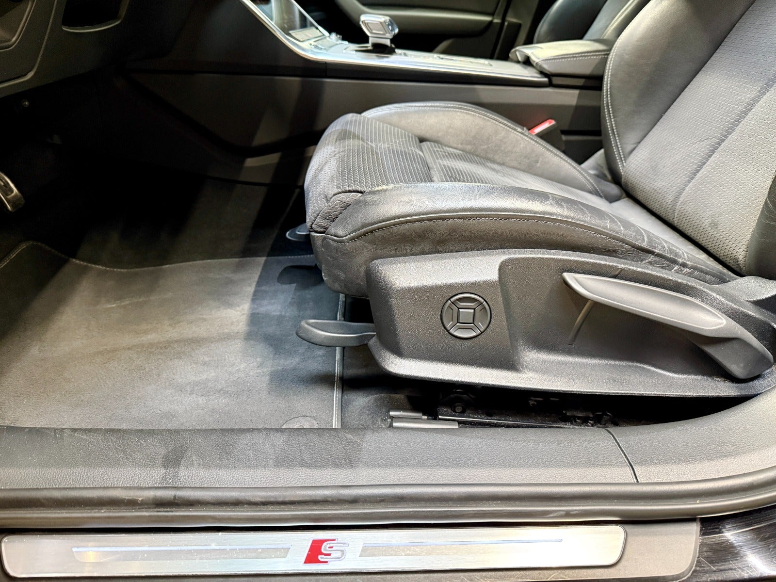 Billede af Audi A6 55 TFSi e Sport Prestige Avant quattro S-tr.