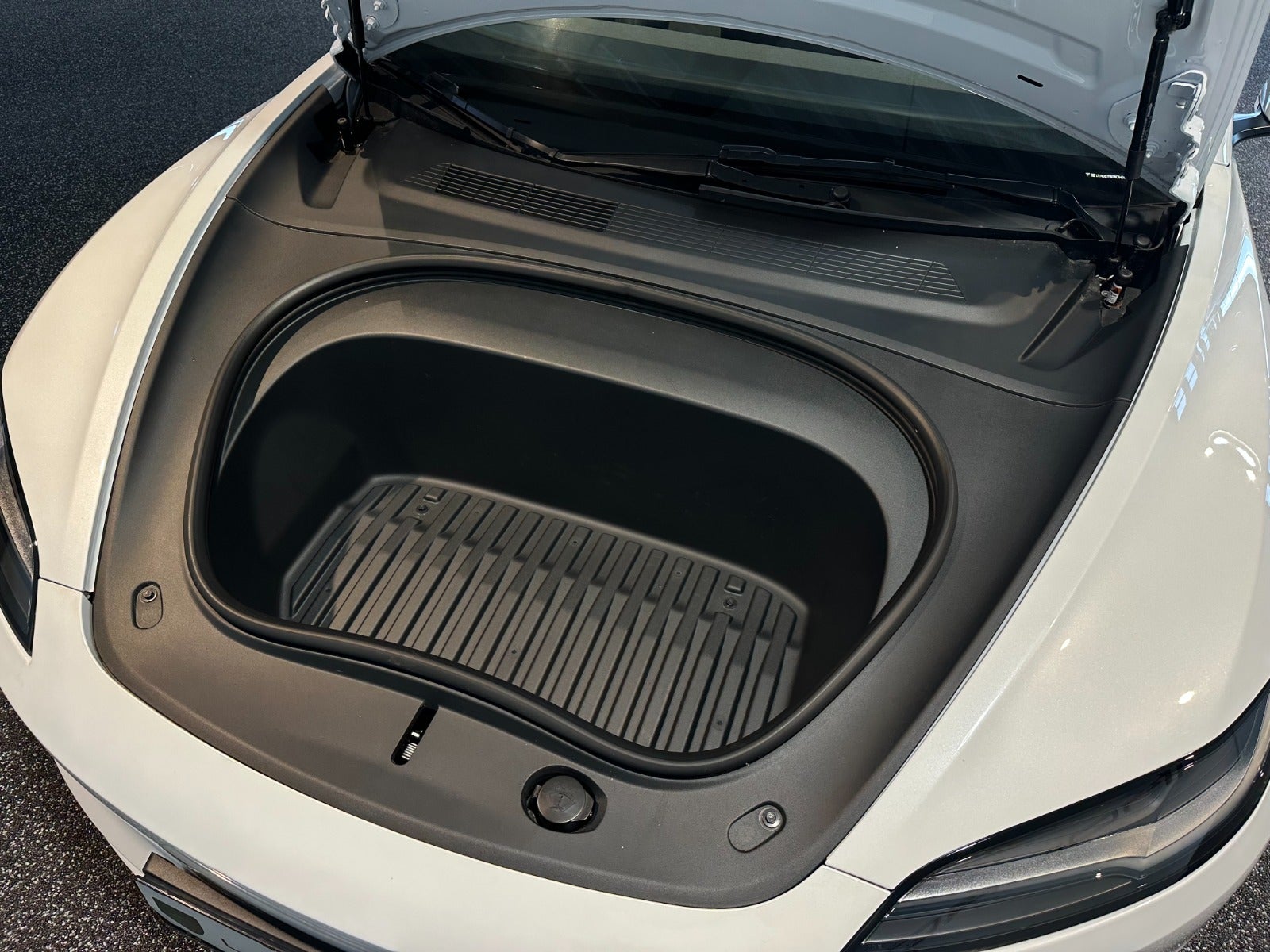 Tesla Model 3 RWD 4d - 12