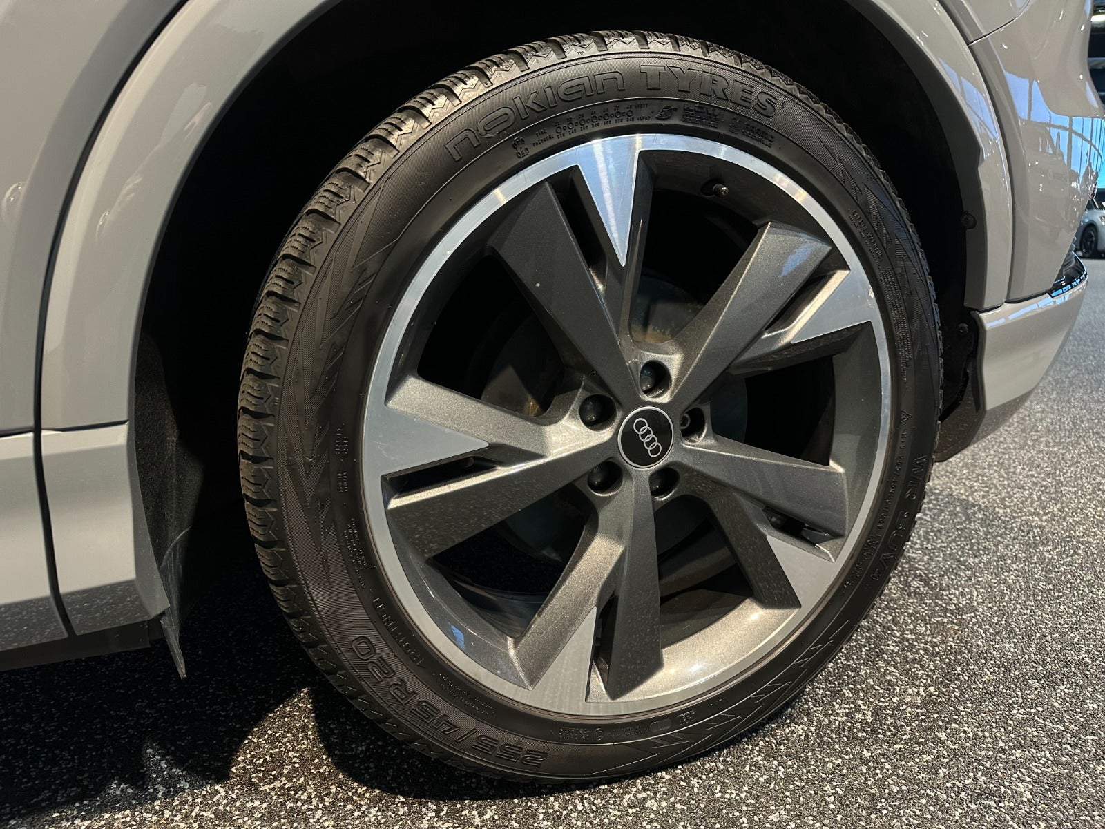 Audi Q4 e-tron 50 S-line quattro 5d - 10