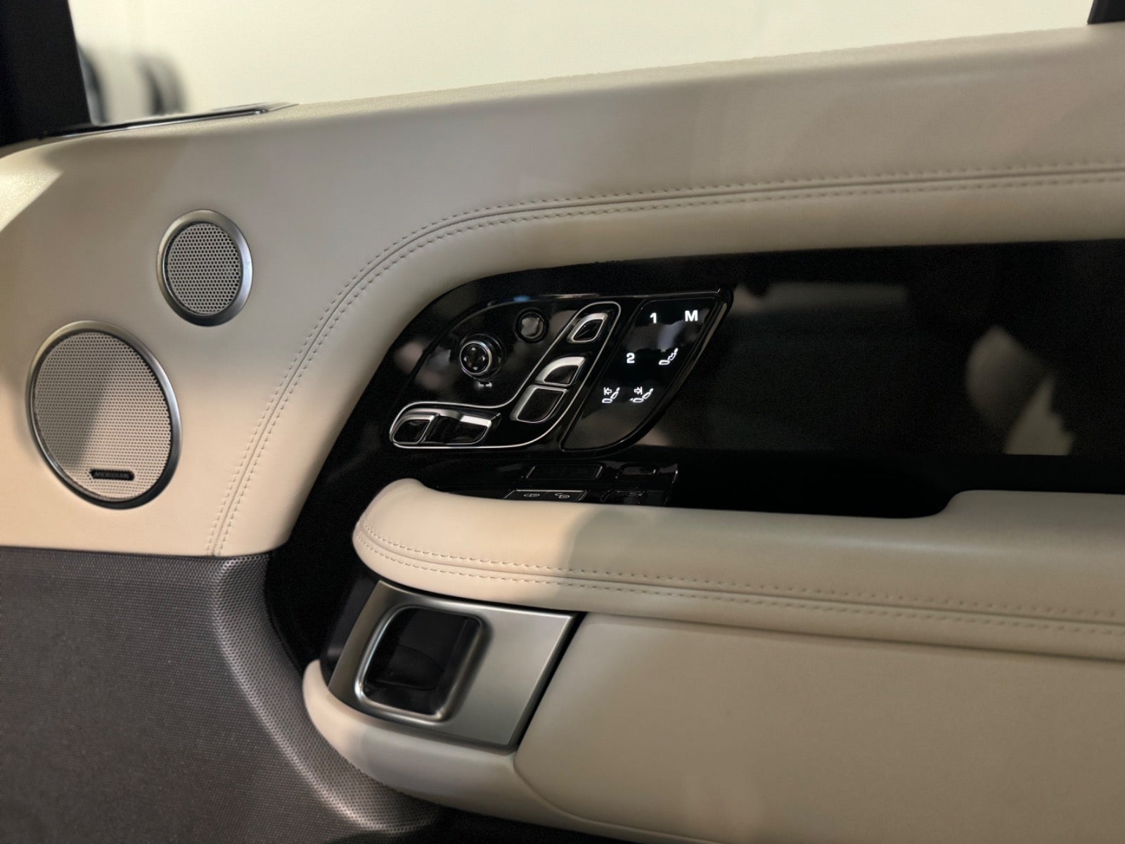 Land Rover – Range Rover