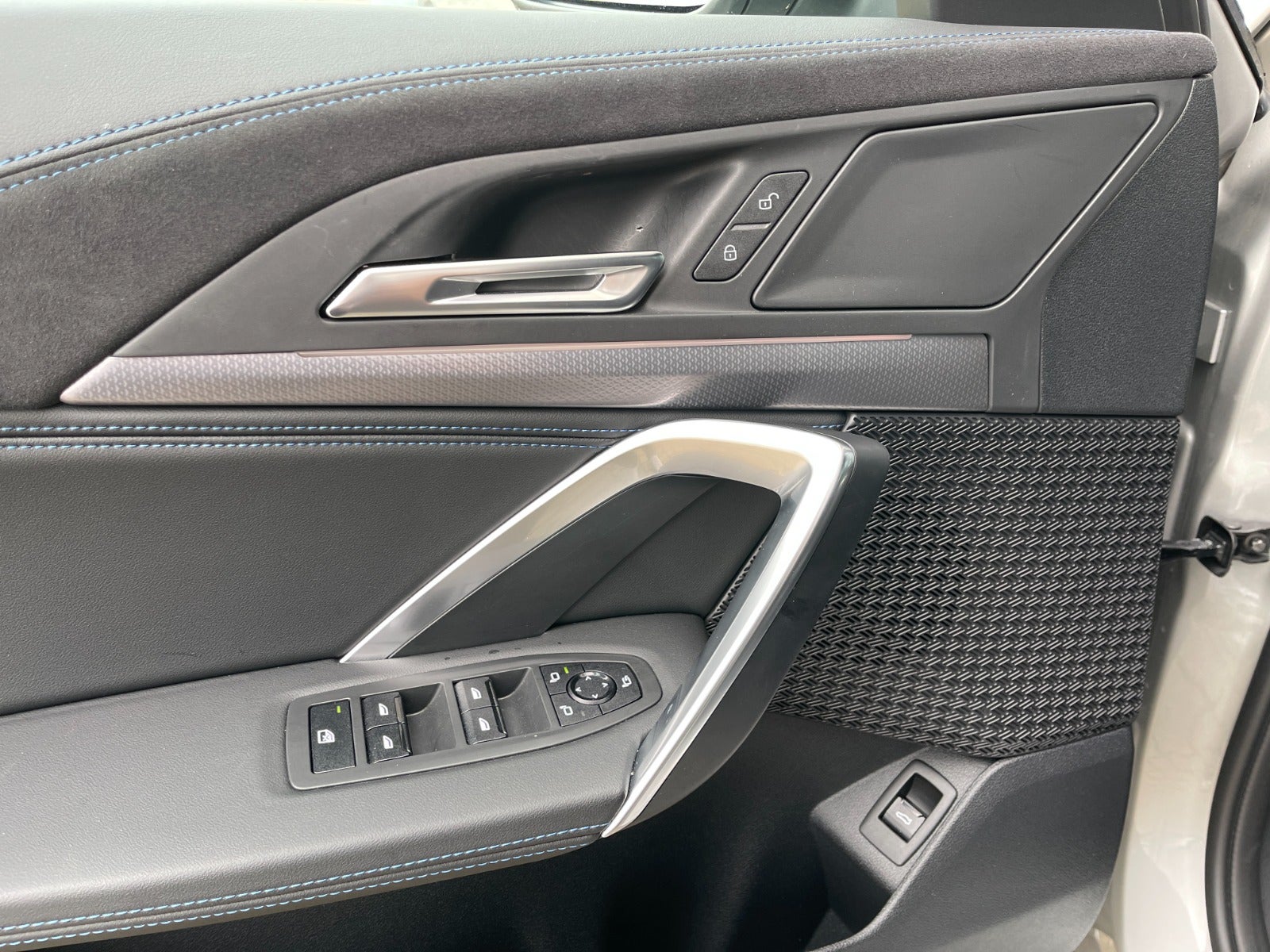 BMW iX1 eDrive20 M-Sport Premium 5d - 6
