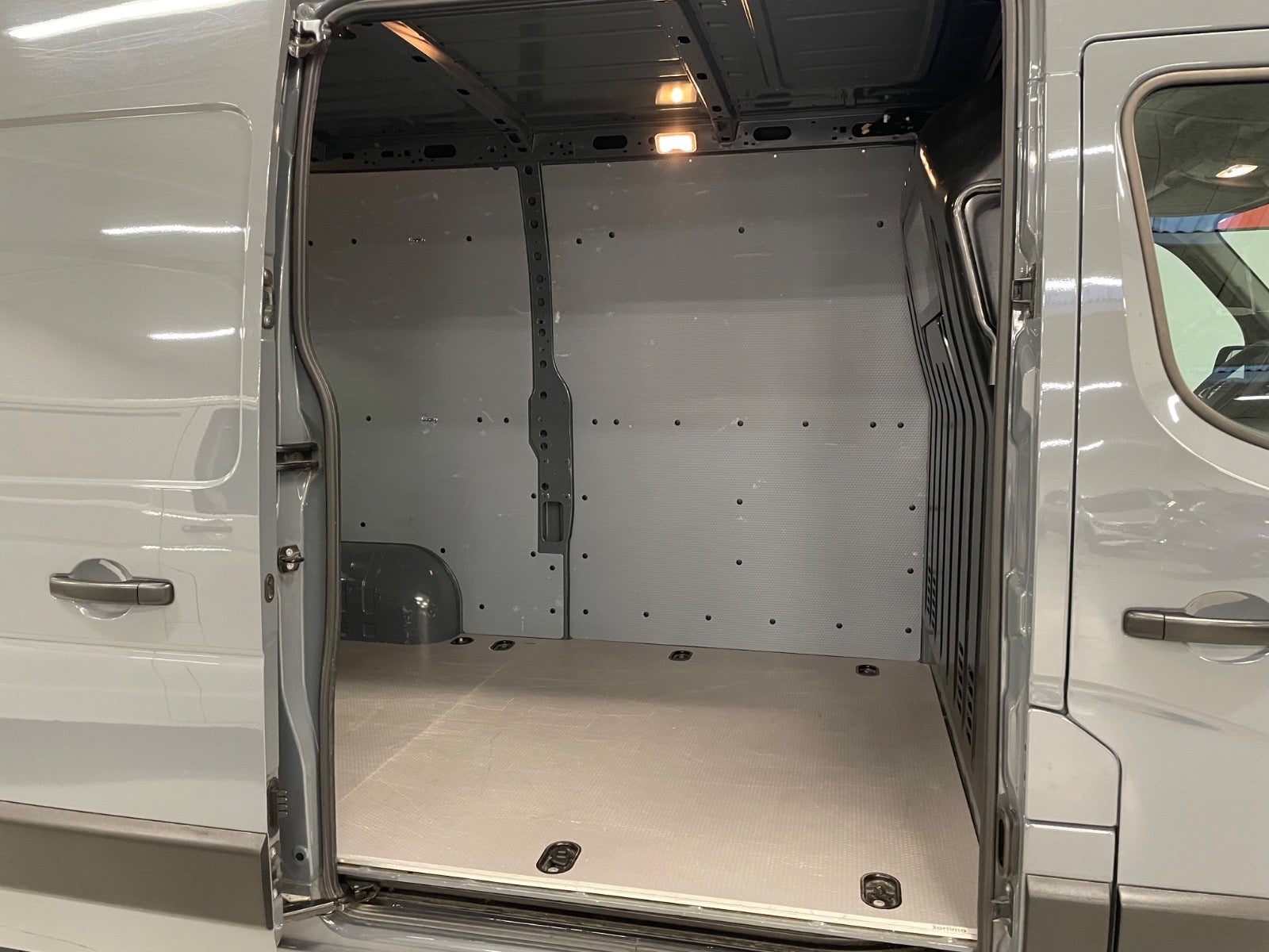 Billede af Renault Master IV T35 2,3 dCi 150 L2H2 Kassevogn aut.