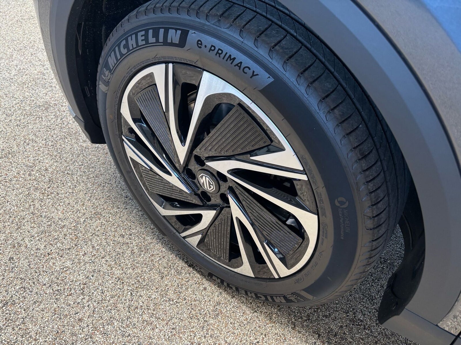 MG MGS6 Luxury Performance AWD