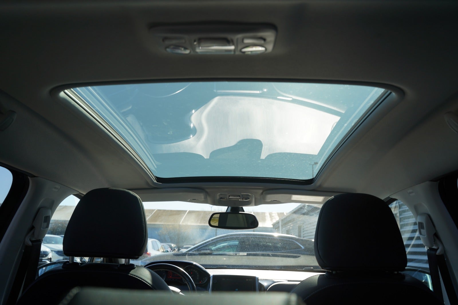 Billede af Peugeot 2008 1,6 BlueHDi 100 Allure Sky