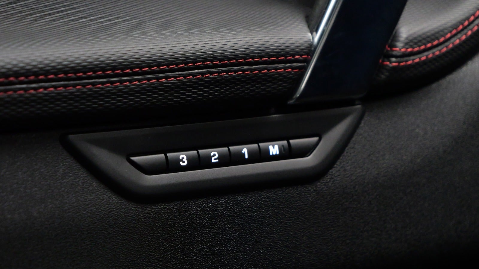 Land Rover Discovery Sport P300e R-Dynamic SE aut.