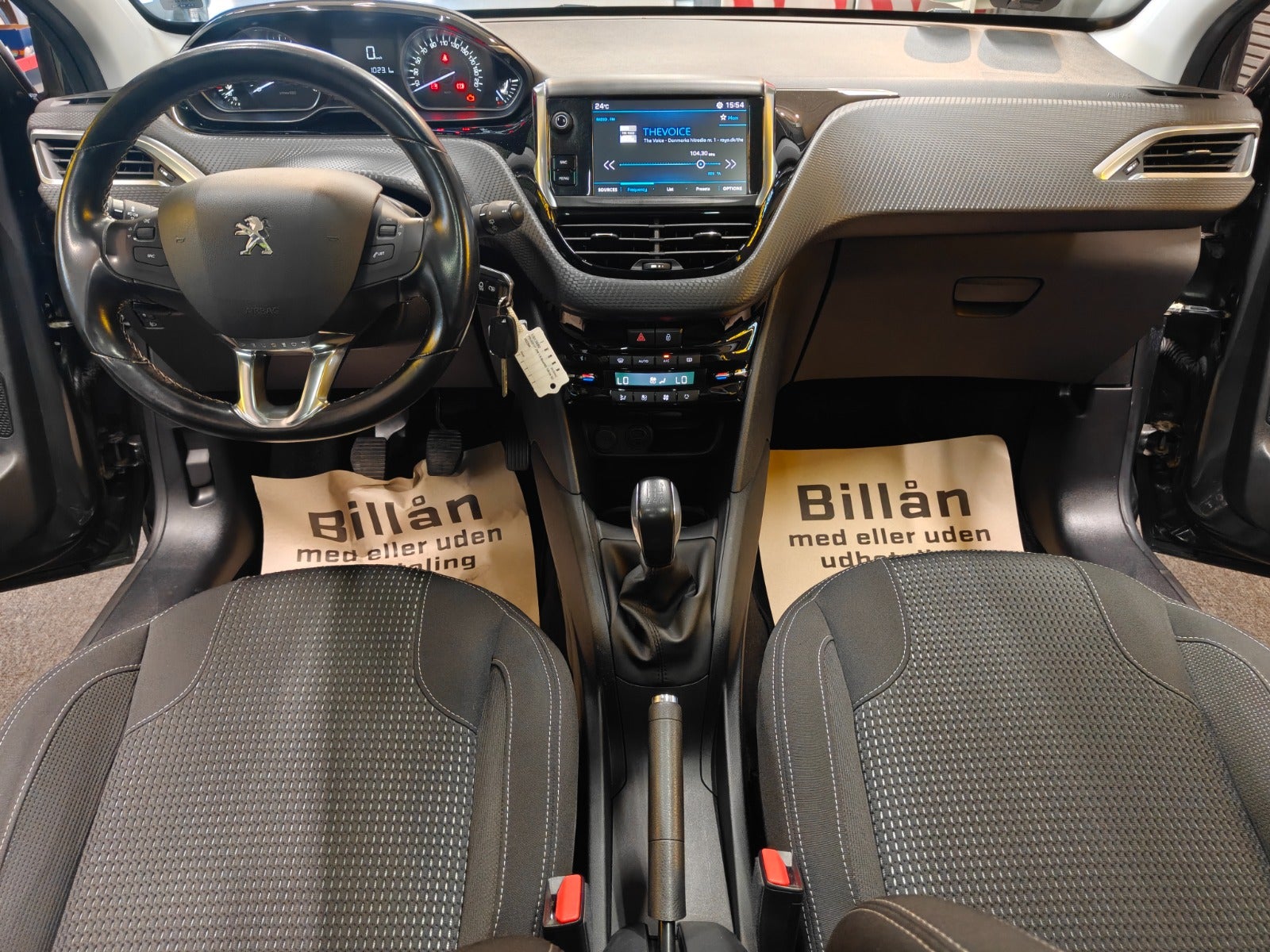 Billede af Peugeot 208 1,6 BlueHDi 100 Allure Sky