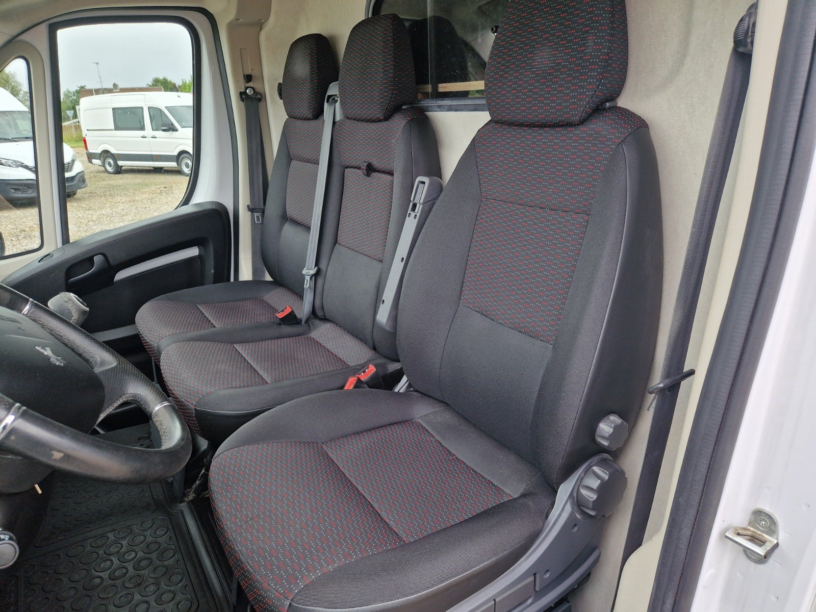 Billede af Peugeot Boxer 333 2,2 BlueHDi 140 L3H2 Premium